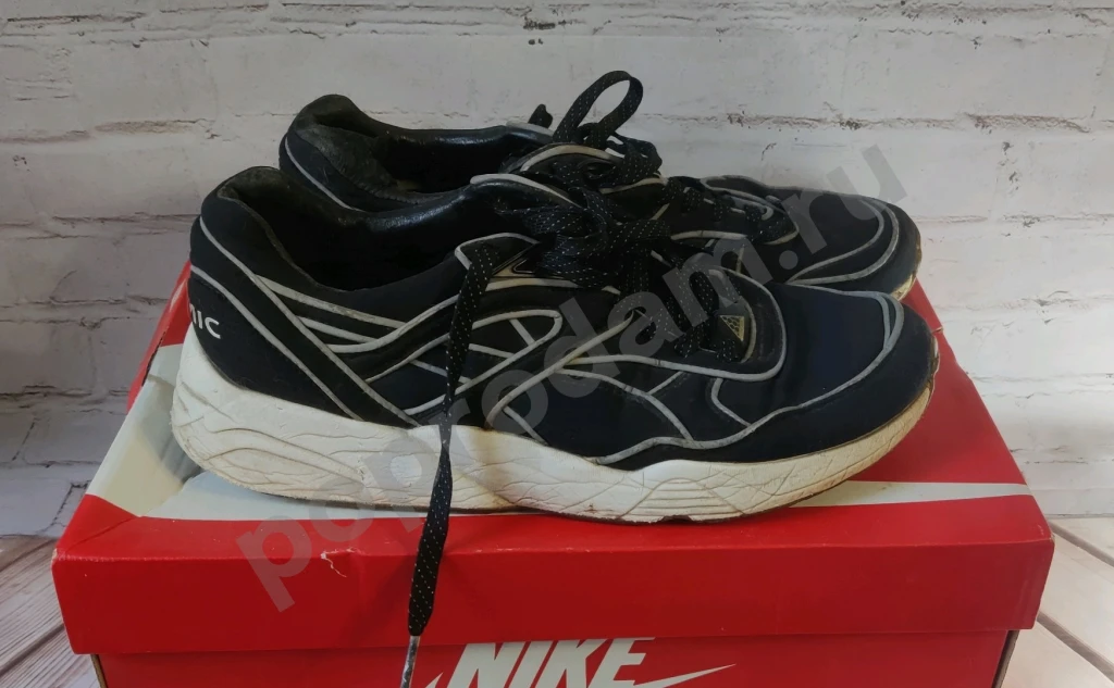 Кроссовки разные Nike - Puma