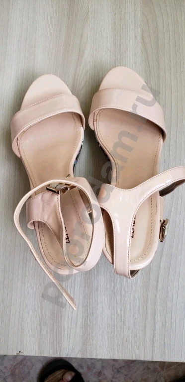Босоножки женские