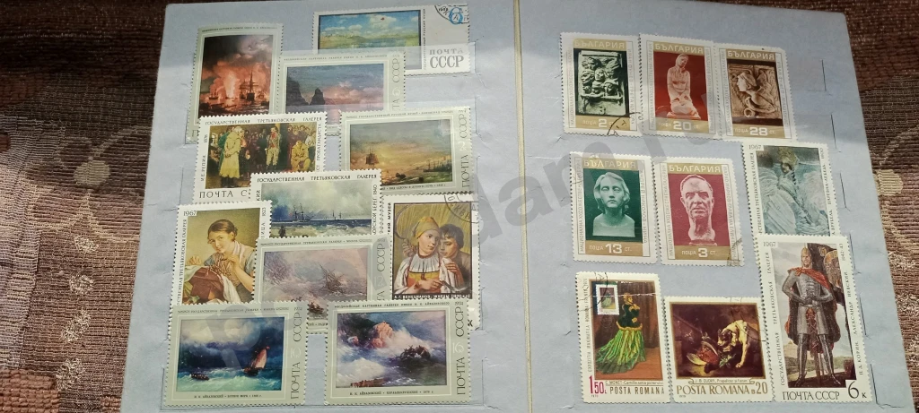 Альбом с марками разная тематика.