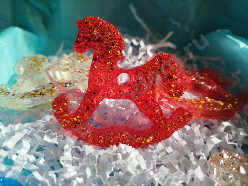 Елочная игрушка лошадка символ 2026 года конь