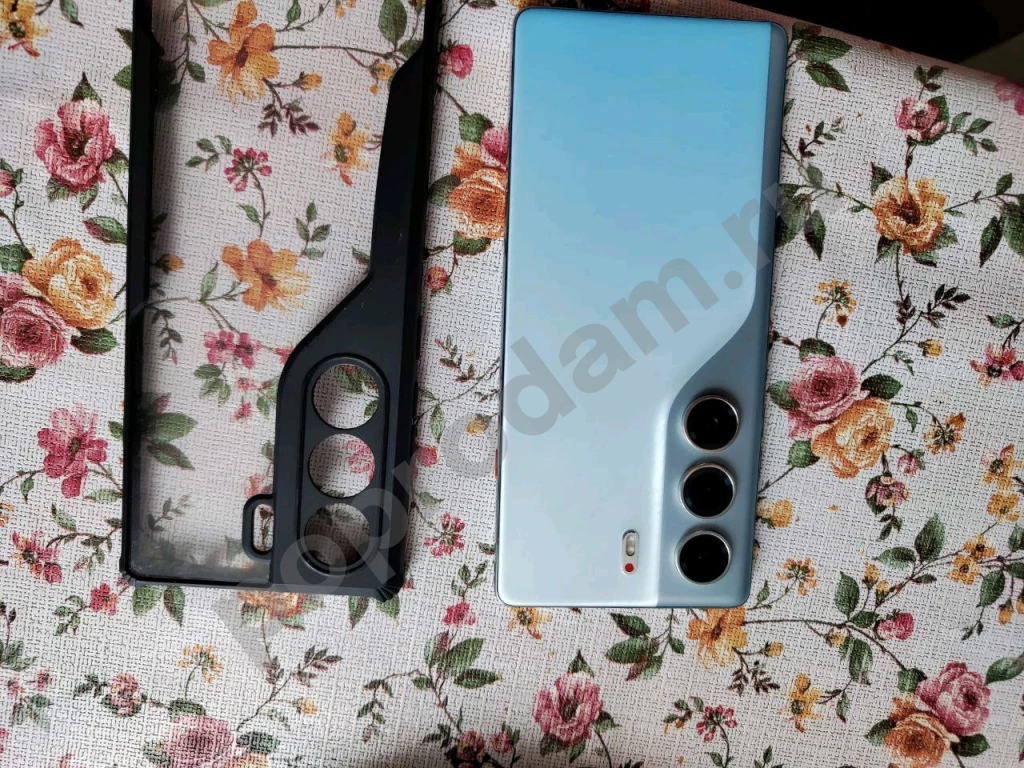 Tecno camon 40