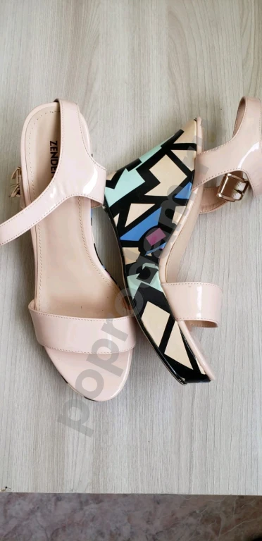 Босоножки женские