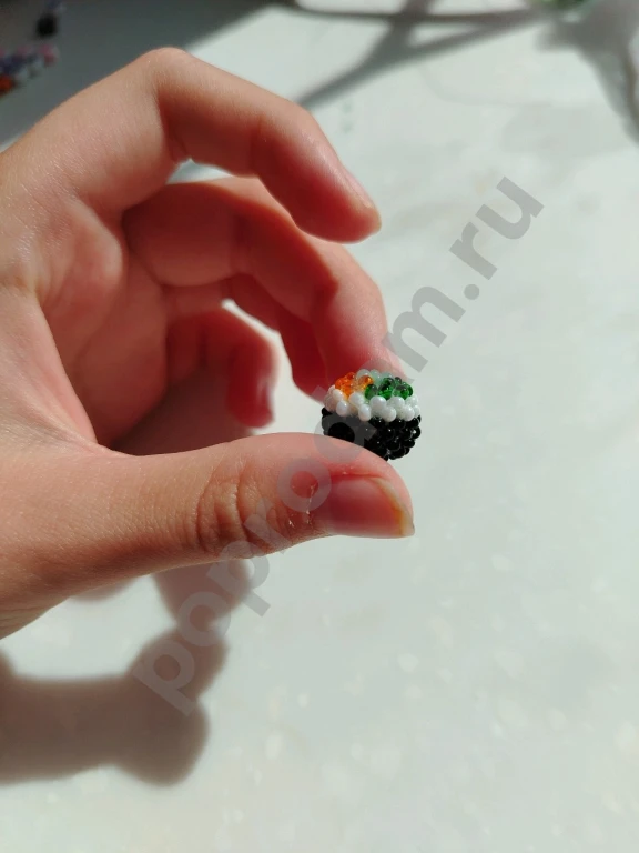 Фигурка из бисера гругляш суши