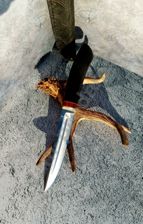 Нож из стали COR-X