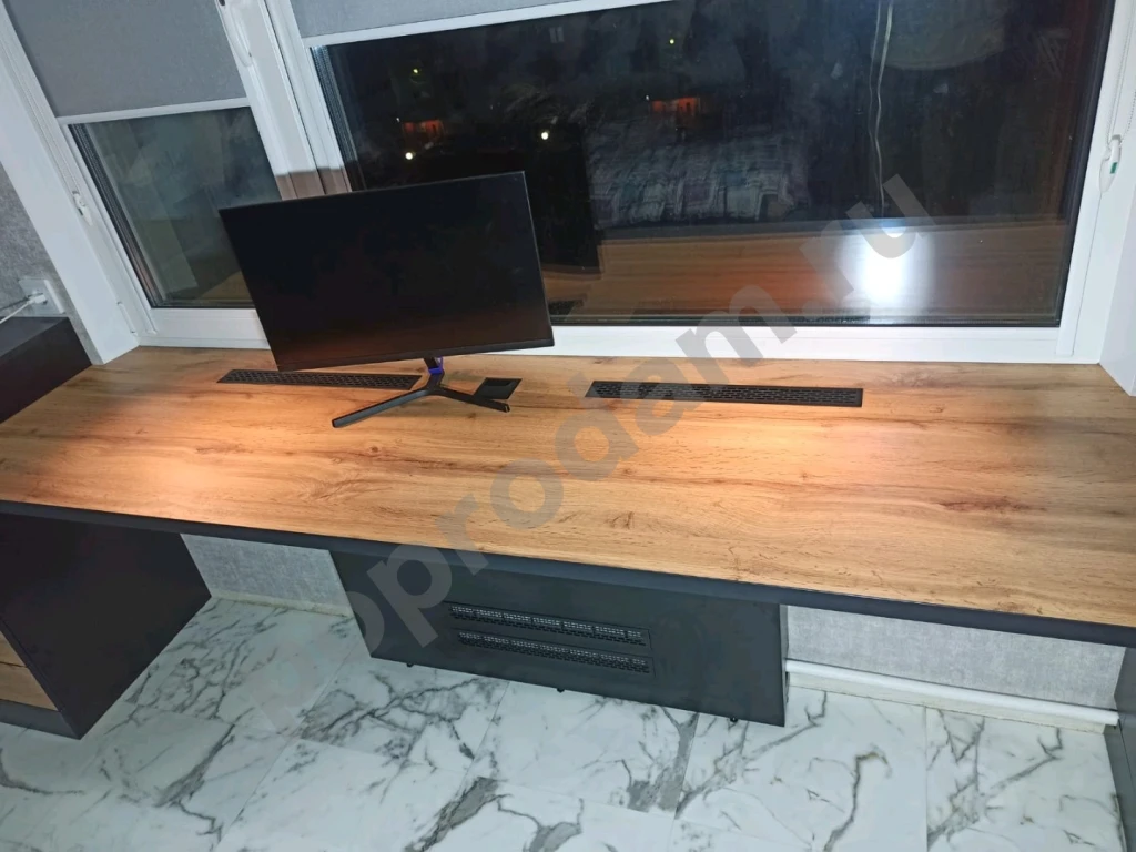 Рабочая зона у окна