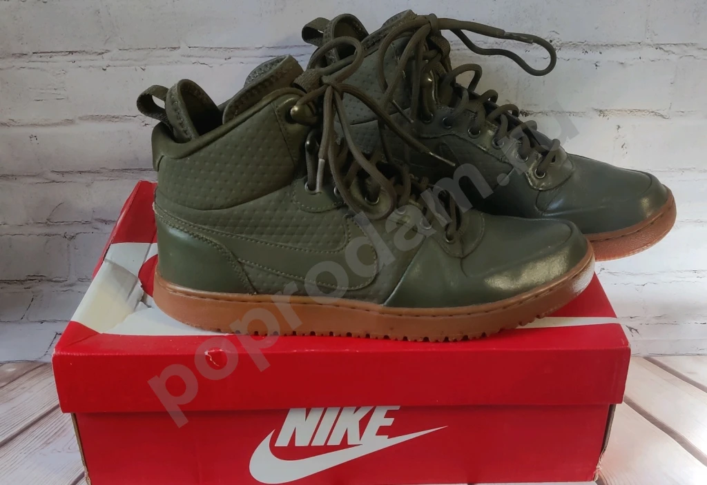 Кроссовки разные Nike - Puma