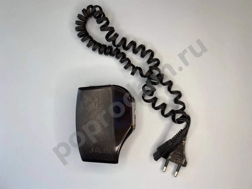 Электробритва Харьков-61 СССР с футляром винтаж