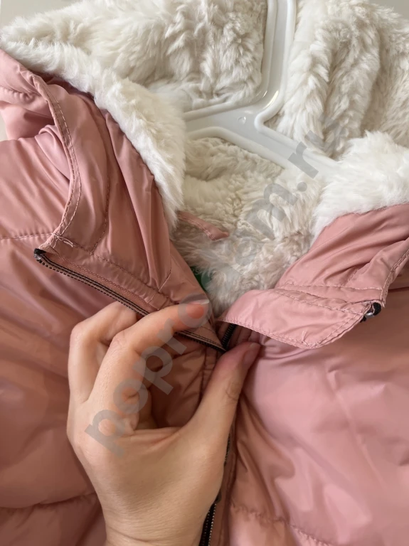 Зимняя куртка для девочки размер 128 Benetton