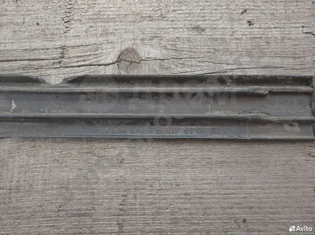 Молдинг крыла переднего правого бмв е34