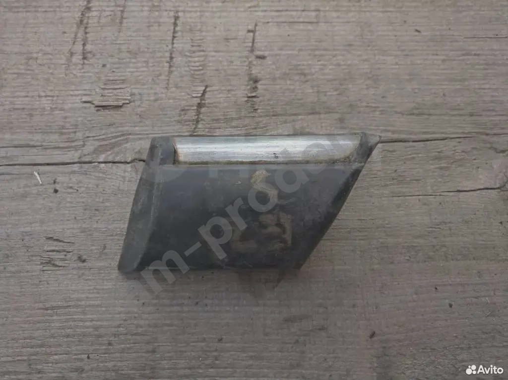 Молдинг крыла заднего левого бмв е23