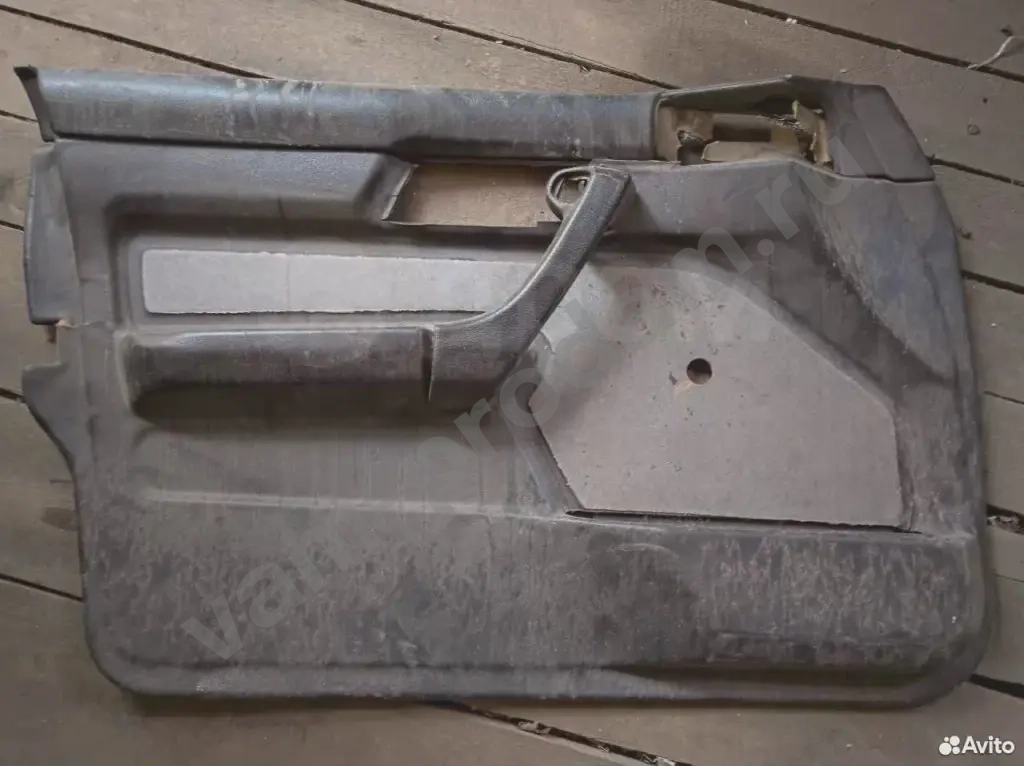Обшивка двери передней левой бмв е34