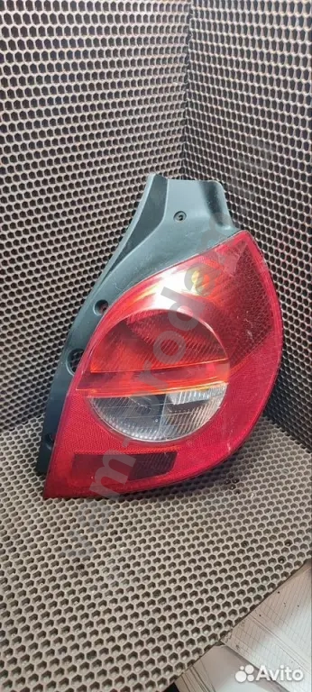 Накладка заднего фонаря Renault Clio III (2005)