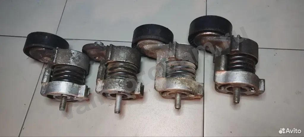 Натяжитель ремня кондиционера Bmw 3 E90 N46B20BE