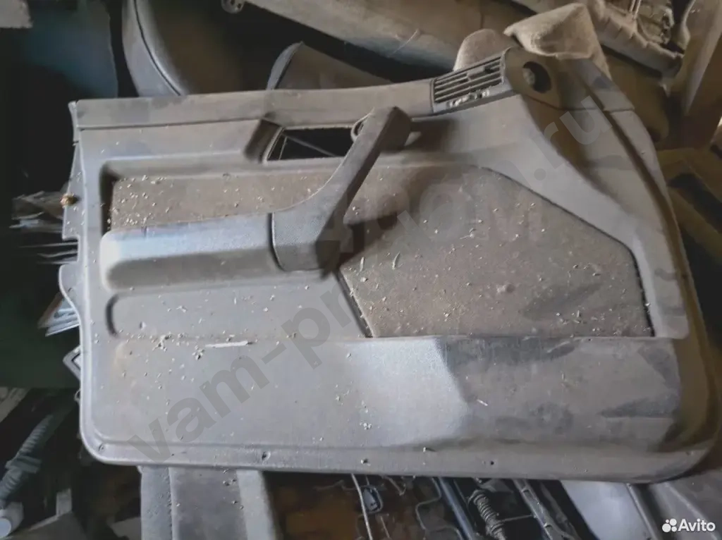 Обшивка двери передней левой бмв е34