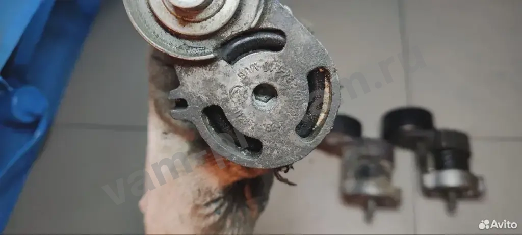 Натяжитель ремня кондиционера Bmw 3 E90 N46B20BE