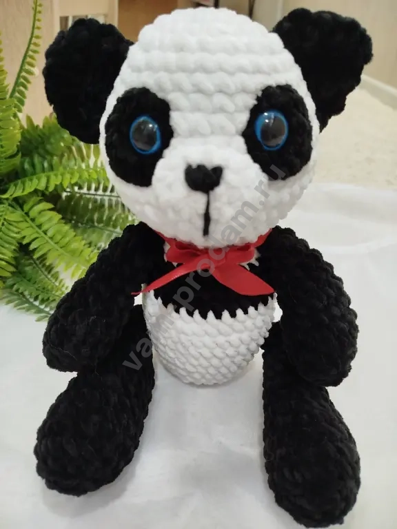 Вязаная игрушка Панда