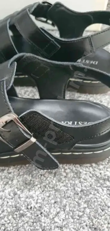 Новые сандали DESTRA