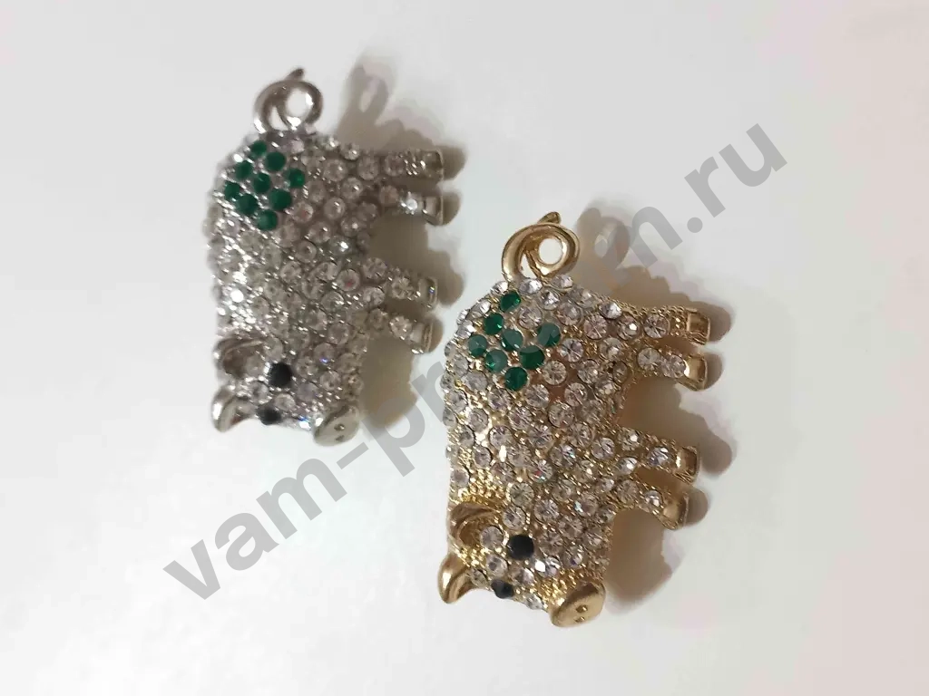 броши поросята стразовые новые