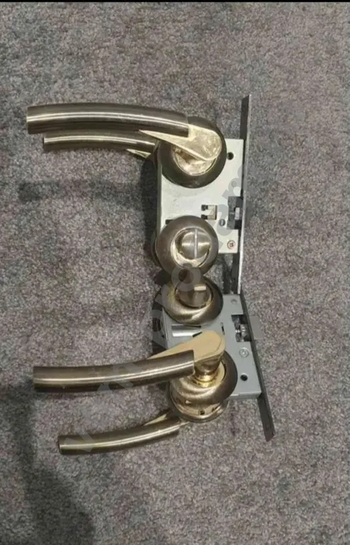 Петли/ межкомнатные замки