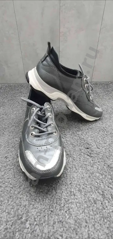 Кроссовки BROADWAY.