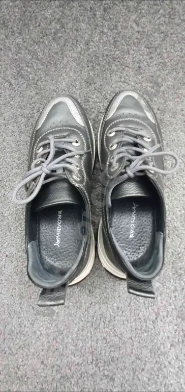 Кроссовки BROADWAY.