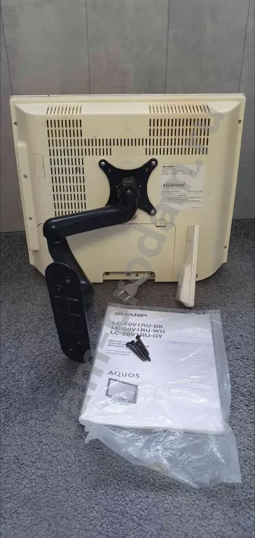 Tелевизop SHARP