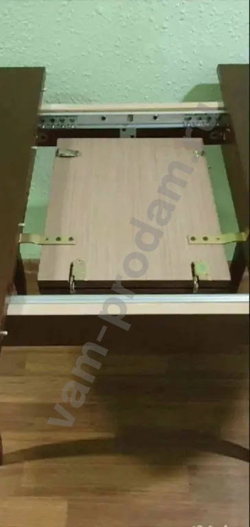 Кухонный стол