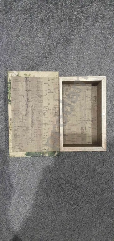 Деревянная шкатулка