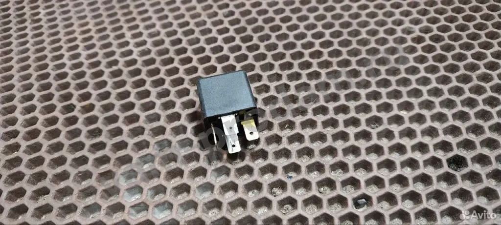 Реле 5-контактное 12V 20/30A