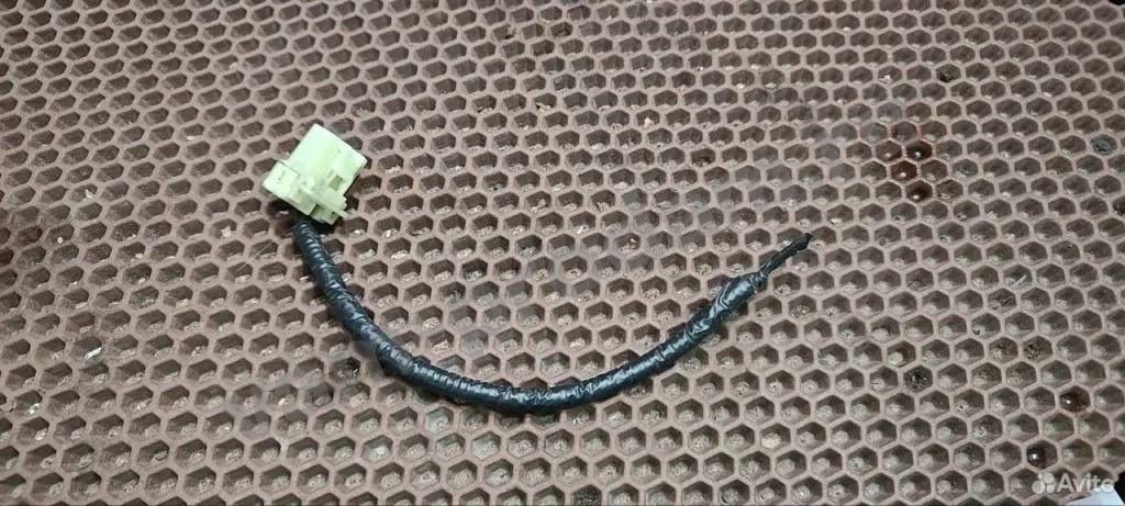 Разъём Активатора замка крышки бензобака Kia Optima