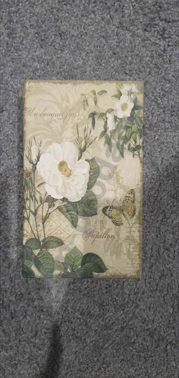 Деревянная шкатулка