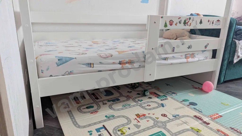 Детская кровать домик и матрас