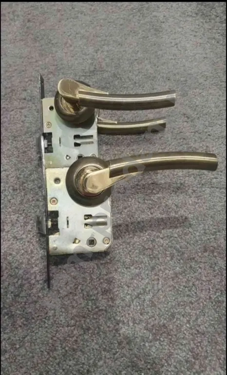 Петли/ межкомнатные замки