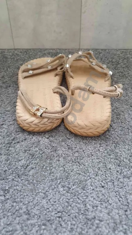 Шлепанцы женские/ сандали