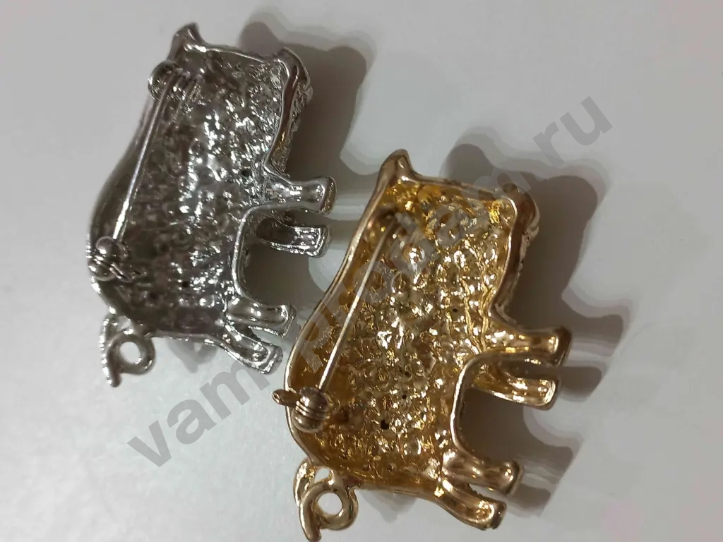 броши поросята стразовые новые