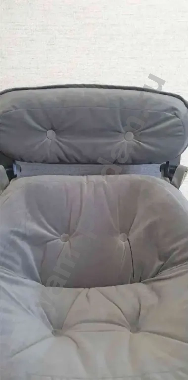 Новое деревянное кресло