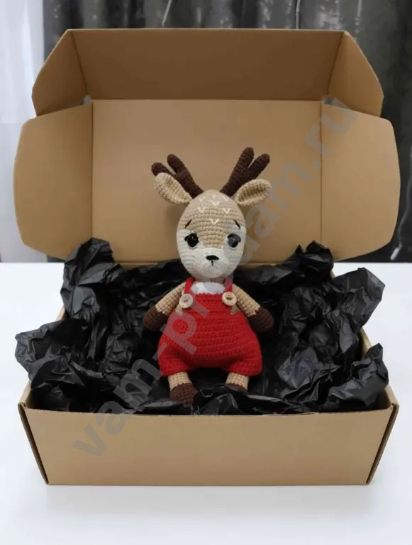Вязаная игрушка Олененок