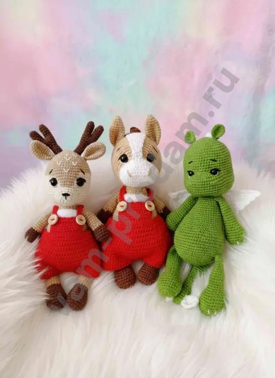 Вязаная игрушка Олененок