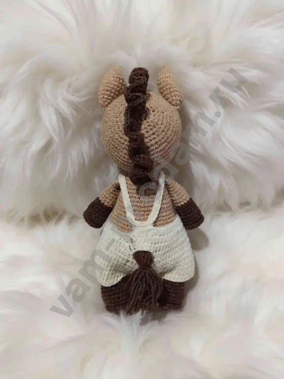 Вязаная игрушка лошадка