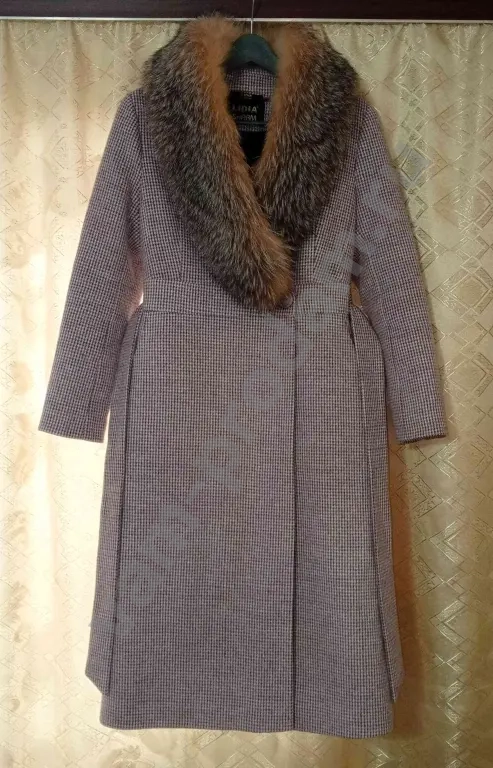 Пальто зимнее с мехом