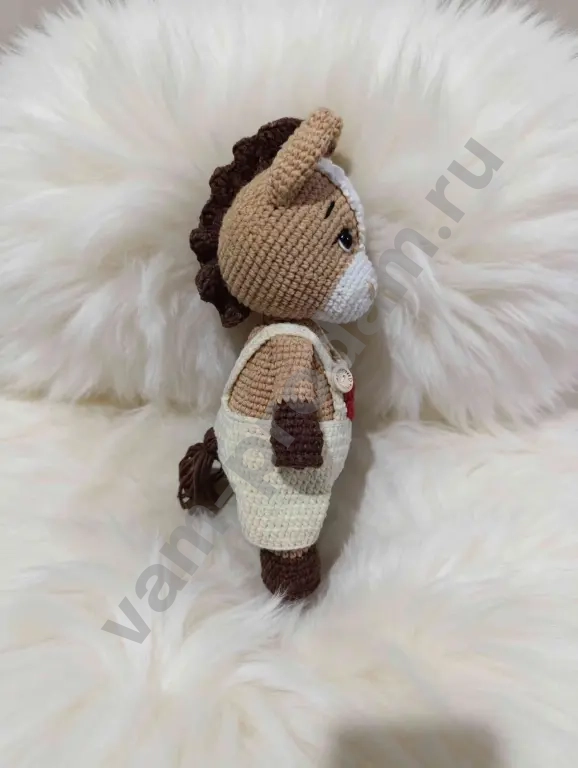 Вязаная игрушка лошадка