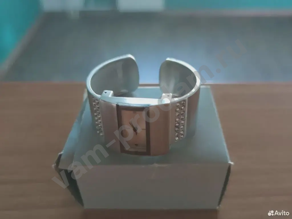 Часы браслет Новые