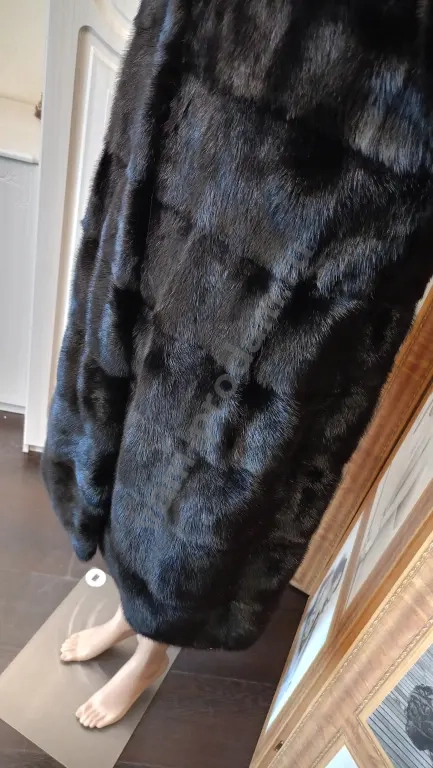 Шуба норковая р 42 чёрная с капюшоном