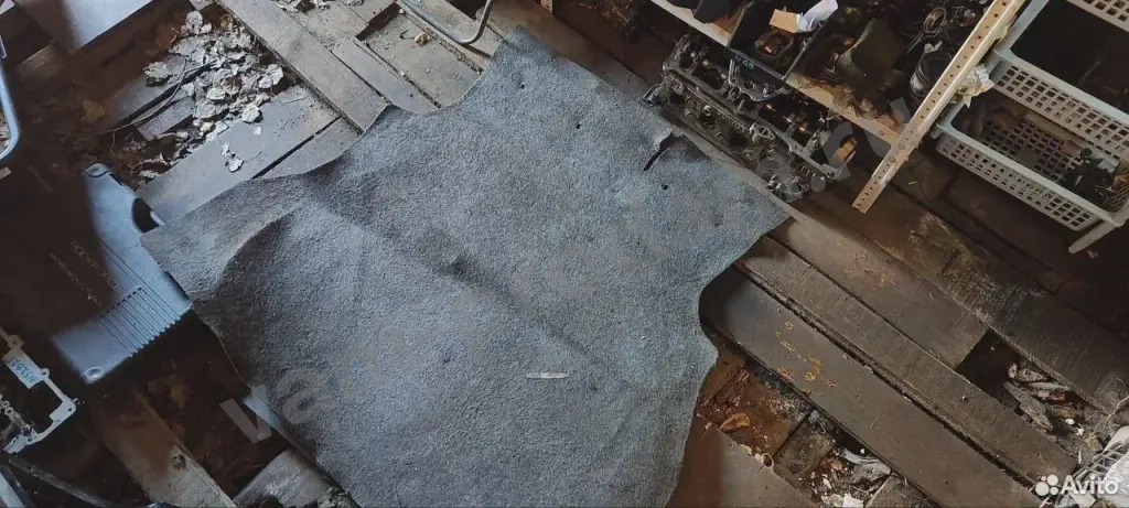 Ковер обшивка пола багажника Nissan Primera P11