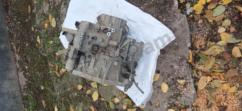 коробка Toyota Auris 2008