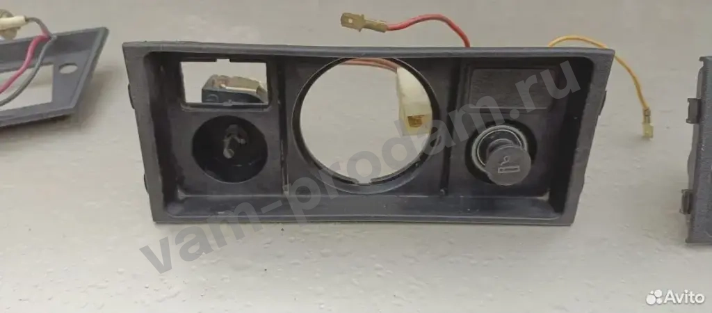 Вставка консоли под часы ваз 2107-5325214