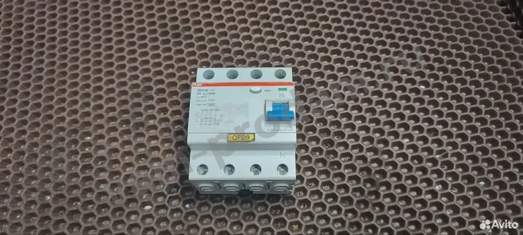 Узо abb f204ac 25A, 0,03A