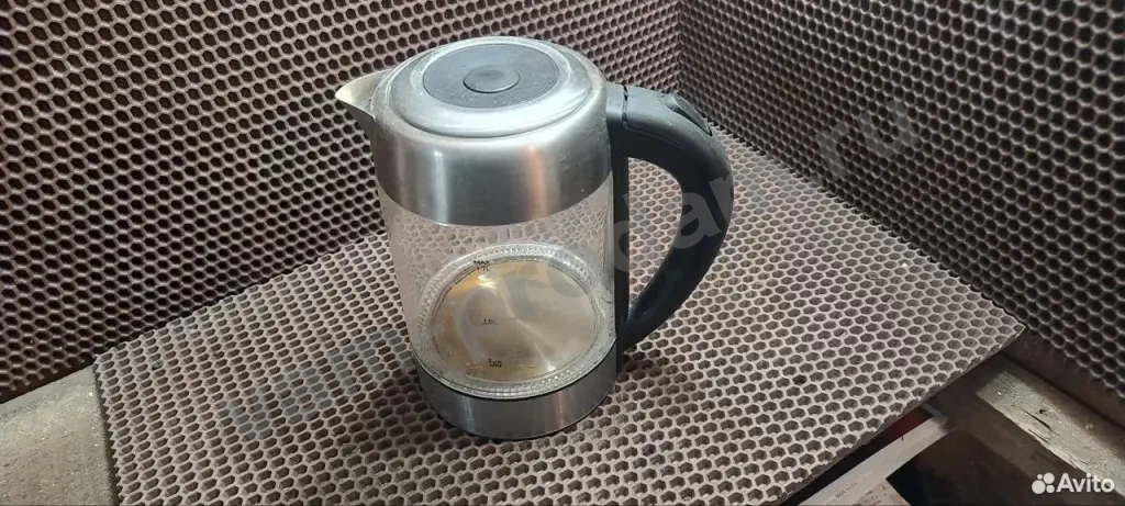 Электрический чайник Zelveger HHB1789 в отличном состоянии