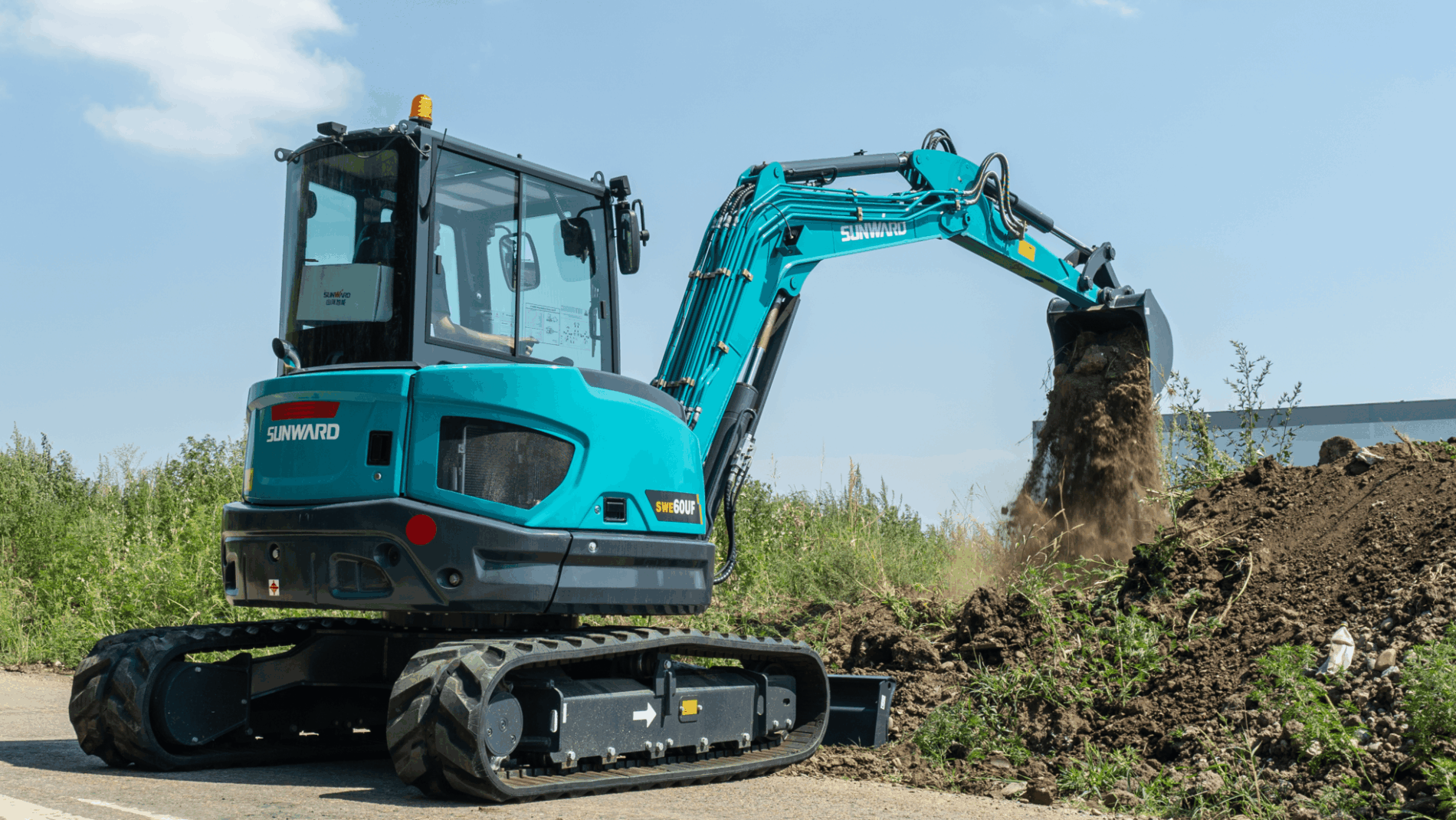 Компактный экскаватор SWE60UF