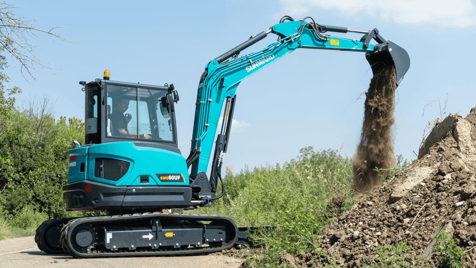 Компактный экскаватор SWE60UF